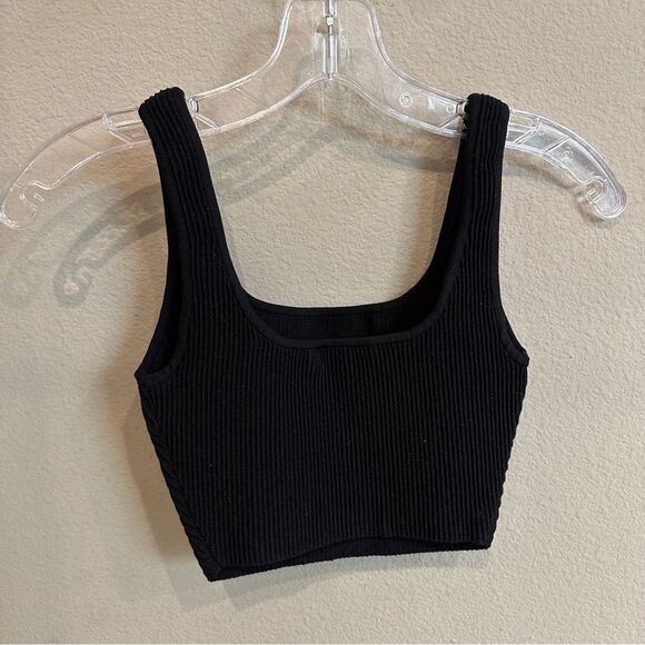 Aritzia | XS | black ribbed Bavarian Black Crop Top - Picture 2 of 5